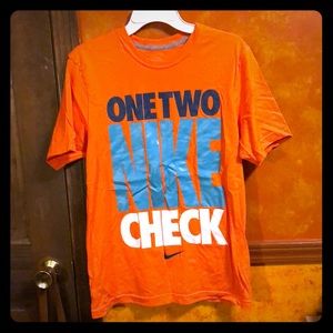 Nike tshirt